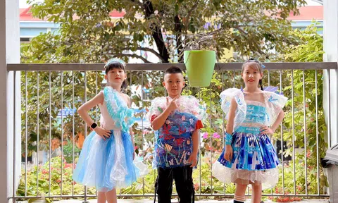 Hà Nội: Học sinh Trường Tiểu Học Đặng Trần Côn trình diễn thời trang từ “rác tái chế”