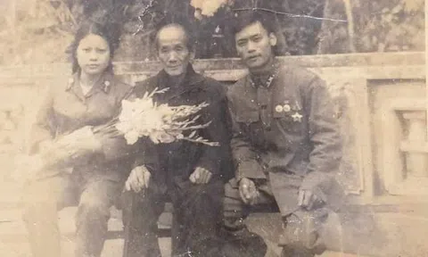 Tình yêu của vợ chồng lính phòng không Hà Nội