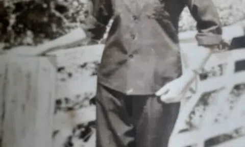 Tấm ảnh cô văn công (Kỳ 8): Biểu diễn ở căn cứ Lâm Đồng