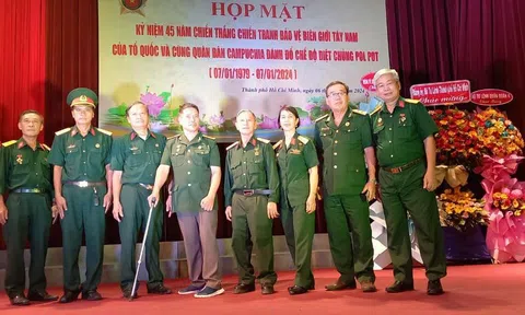  Tình đồng đội ấm áp !