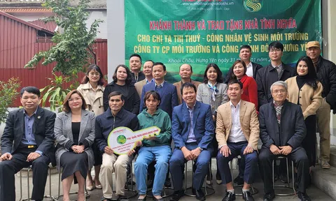 Chị Tạ Thị Thúy, công nhân vệ sinh môi trường ở Hưng Yên, đã có nhà mới để đón Tết Nguyên đán