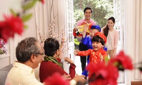 “Xông đất đầu năm” – Mỹ tục đẹp trong văn hóa Tết của người Việt