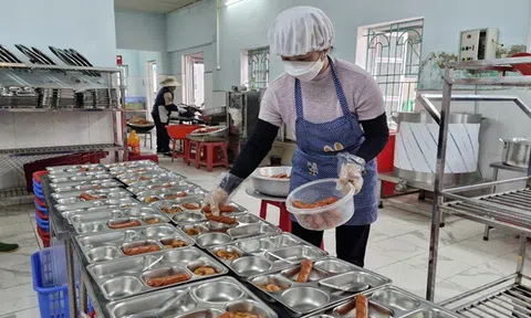 Phú Thọ: TP Việt Trì làm tốt công tác an toàn vệ sinh thực phẩm cho bếp ăn bán trú tại các trường học