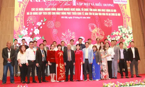 Gala chào Xuân Giáp Thìn 2024: Biểu dương những đóng góp phát triển kinh tế, bảo tồn di sản văn hóa và an sinh xã hội