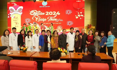 Bệnh viện Bạch Mai gặp mặt cán bộ hưu trí các thời kỳ nhân dịp Tết Nguyên đán Giáp Thìn