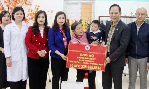 Hỗ trợ gần 600 triệu đồng cho các gia đình hoàn cảnh đặc biệt khó khăn tại Bắc Giang
