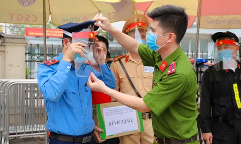 Phát huy truyền thống 76 năm: Lực lượng Công an Nhân dân - Lá chắn thép phòng, chống dịch COVID-19 đảm bảo an toàn cho nhân dân!