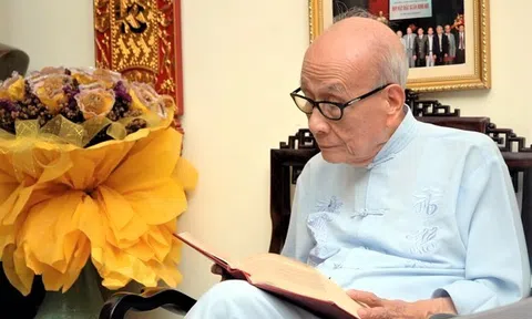 Giáo sư Vũ Khiêu - một hiền tài sống động, tỏa sáng uyên bác và tâm hồn cao đẹp