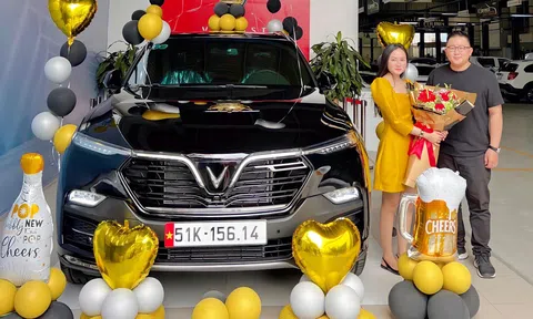 PCT COCO GROUP NGUYỄN THUỲ TẬU XẾ HỘP TIỀN TỶ TRONG DỊP ĐẦU NĂM MỚI