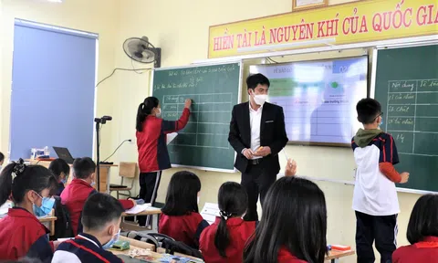 F0 ở trường học liên tục tăng, nhiều địa phương dừng học trực tiếp