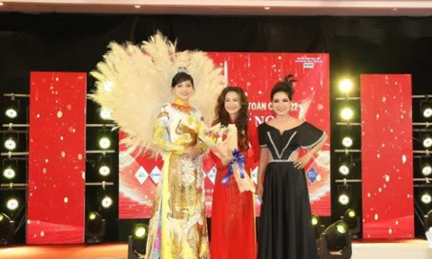 Thí sinh Lê Thị Thúy Hằng xuất sắc mang về danh hiệu “Người đẹp áo dài” của Hoa hậu Quý bà Việt nam Toàn cầu 2022