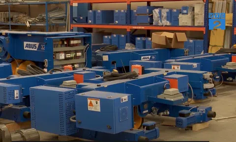 AVC Cranes áp dụng giải pháp quản lý thiết bị và bảo trì tài sản sản xuất SmartBiz IoT để phát triển