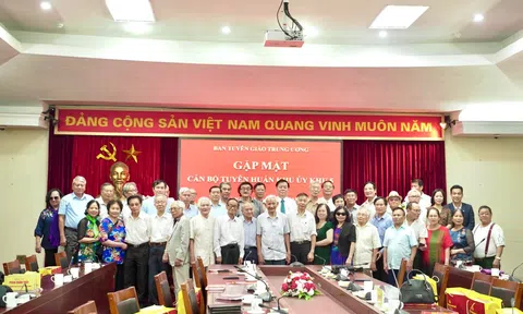 Ban Tuyên giáo Trung ương gặp mặt thân mật các cựu cán bộ Ban Tuyên huấn khu V tại Hà Nội