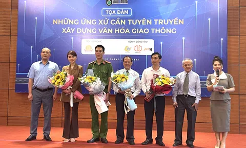 Tọa đàm “Những ứng xử cần tuyên truyền xây dựng văn hoá giao thông”
