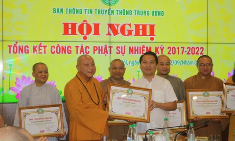 Truyền thông gắn kết “việc đạo, việc đời”