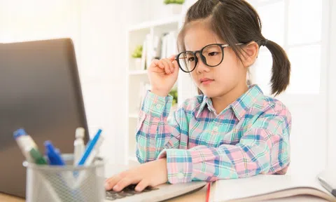 Mắt kính giá rẻ và những rủi ro - Vấn đề đáng suy ngẫm trước sứ mệnh bảo vệ đôi mắt Việt