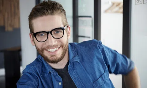 Mua mắt kính giá rẻ trực tuyến lợi bất cập hại