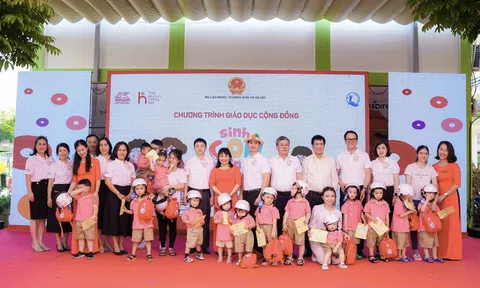 Hàng trăm gia đình có con nhỏ tại Hải Phòng “học làm cha mẹ” tại hội thảo “Sinh Con, Sinh Cha”