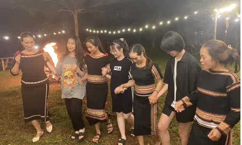Đoàn Bảo Linh - với những vần thơ yêu thương gia đình