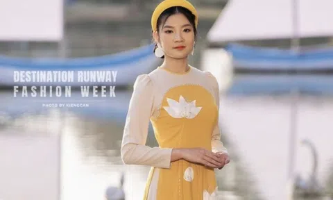 Phạm Hương Anh - Những vần thơ trên sàn catwalk