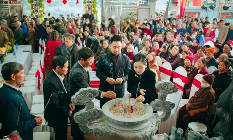 Cô đồng Đặng Thiên Hương công đức xây dựng, trùng tu Miếu Vua Bà