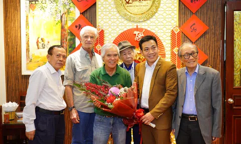 Cuộc hội ngộ đầm ấm với nghệ sĩ Nick Út