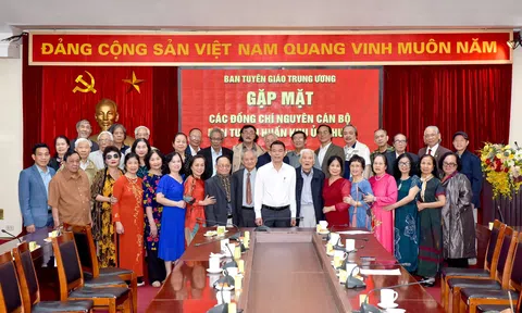 Gặp mặt nguyên cán bộ Ban Tuyên huấn Khu ủy Khu V