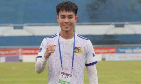 Trần Văn Bun - Cậu bé bước chân vào bóng đá chuyên nghiệp năm 15 tuổi