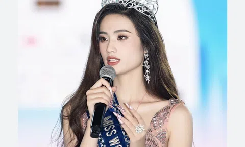 HOA HẬU phát ngôn trước công chúng ra sao để HOA luôn có HẬU?