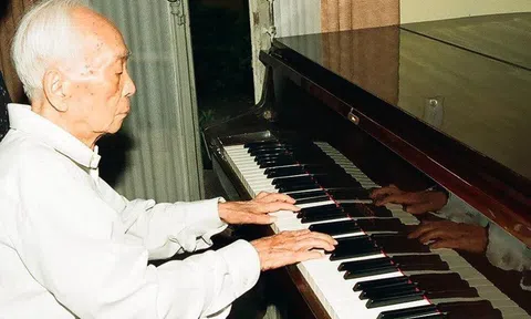 Ngân vang “tiếng đàn” huyền thoại Võ Nguyên Giáp!