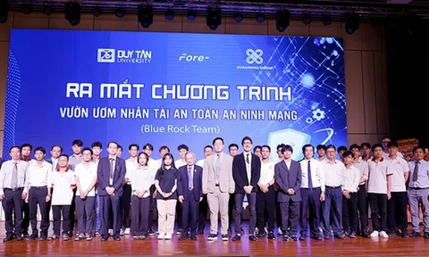 40 sinh viên Đại Học Duy Tân được trả 400 - 800 USD/tháng qua hợp tác với Fore