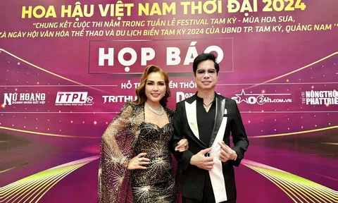 Danh ca, nhạc sĩ Ngọc Sơn và Hoa hậu Bena trên thảm đỏ sự kiện Hoa hậu