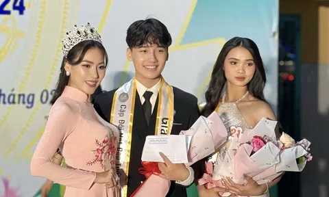 Hoa hậu Nhân Ái Nguyễn Ngọc Hiếu chấm thi nhan sắc tại trường THPT Chu Văn An