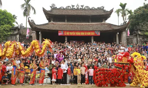Độc đáo lễ hội làng So diễn ra tại ngôi đình đẹp nhất Xứ Đoài