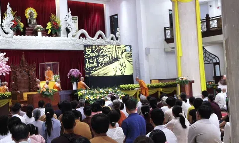 Nghệ sĩ biểu diễn tranh cát động 9x triển lãm tranh cát gây quỹ thiện nguyện