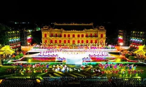 Tưng bừng khai mạc tuần lễ Festival Huế 2024