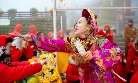 Giao lưu văn hóa nghi lễ hầu thánh trên đỉnh Fansipan