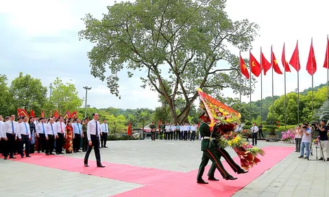 Phú Thọ tổ chức dâng hoa Kỷ niệm 70 năm Bác Hồ về thăm Đền Hùng