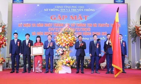 Sở Thông tin và Truyền thông Phú Thọ kỷ niệm 20 năm thành lập, đón nhận Huân chương Lao động hạng Nhì