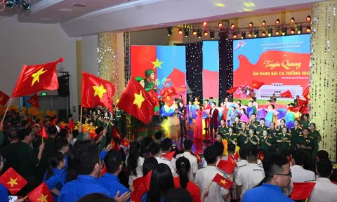 Chương trình chính luận nghệ thuật “Tuyên Quang âm vang bài ca thống nhất”