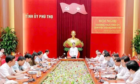 Thường trực Tỉnh ủy Phú Thọ làm việc với ngành Y tế