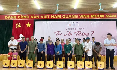 Chương trình “Tri ân tháng 7”: Tặng hơn 300 suất quà tới các gia đình chính sách, người có công huyện Chợ Đồn