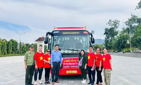 Chuyến xe yêu thương vượt núi