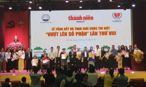 Trao giải cuộc thi viết Vượt lên số phận lần thứ VIII