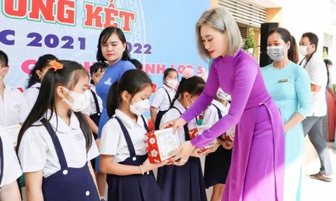 Bình Dương: Hoa hậu Thiện nguyện Trịnh Lan Trinh trao 100 phần học bổng tại trường Định Phước
