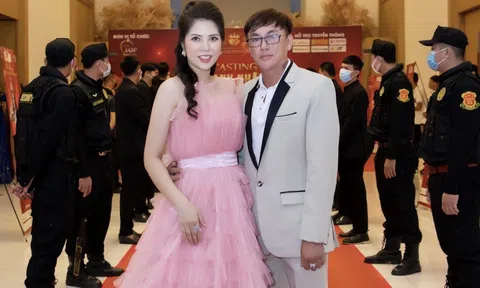 Người đẹp dạ hội Nguyễn Thị Thanh Huyền khoe vai trần quyến rũ tại casting