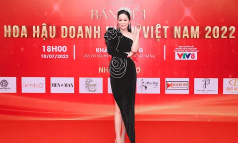 Á hậu Lê Xuân Tâm khoe vẻ đẹp ‘Hoa hồng đen” trên thảm đỏ bán kết Hoa hậu Doanh nhân Việt Nam 2022