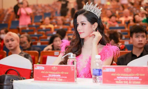 Á hậu Lê Xuân Tâm lộng lẫy trong đêm Chung kết Hoa hậu Doanh nhân Việt Nam 2022
