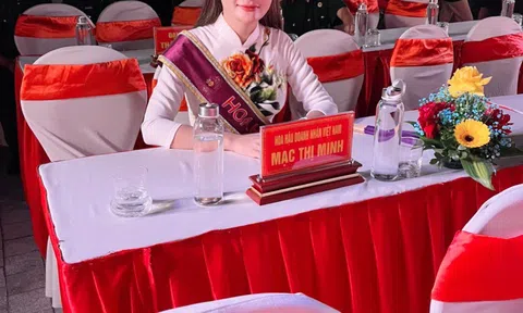 Hoa hậu Doanh nhân Việt Nam 2022 Mạc Thị Minh tỏa lòng tri ân anh hùng liệt sĩ tại đài tưởng niệm TP. Hải Dương