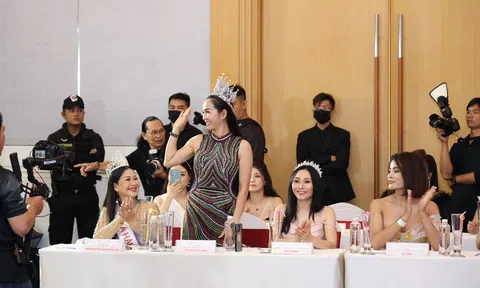 Hoa hậu Ngọc Giàu xuất hiện đầy lộng lẫy tại thảm đỏ buổi Casting HHTHVN 2022